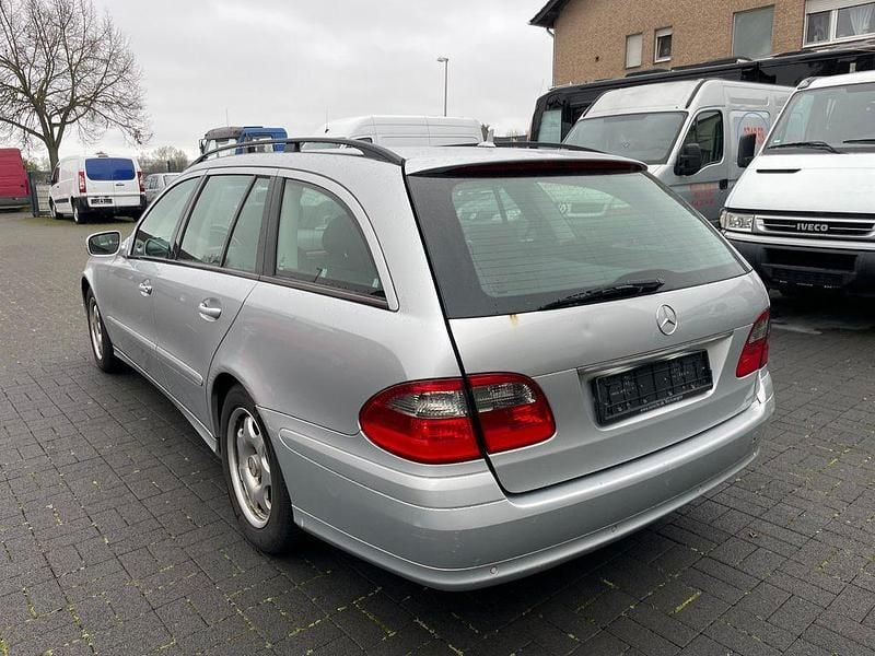 Gebraucht Mercedes E220 170 PS (125 kW) 2007 Silber Kombi