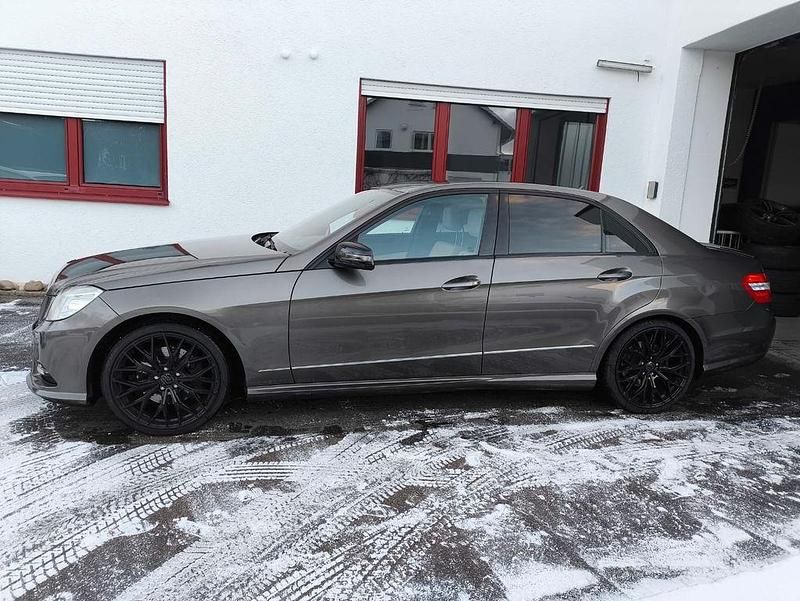 Gebraucht Mercedes E350 AMG 272 PS (200 kW) 2010 Grau Limousine