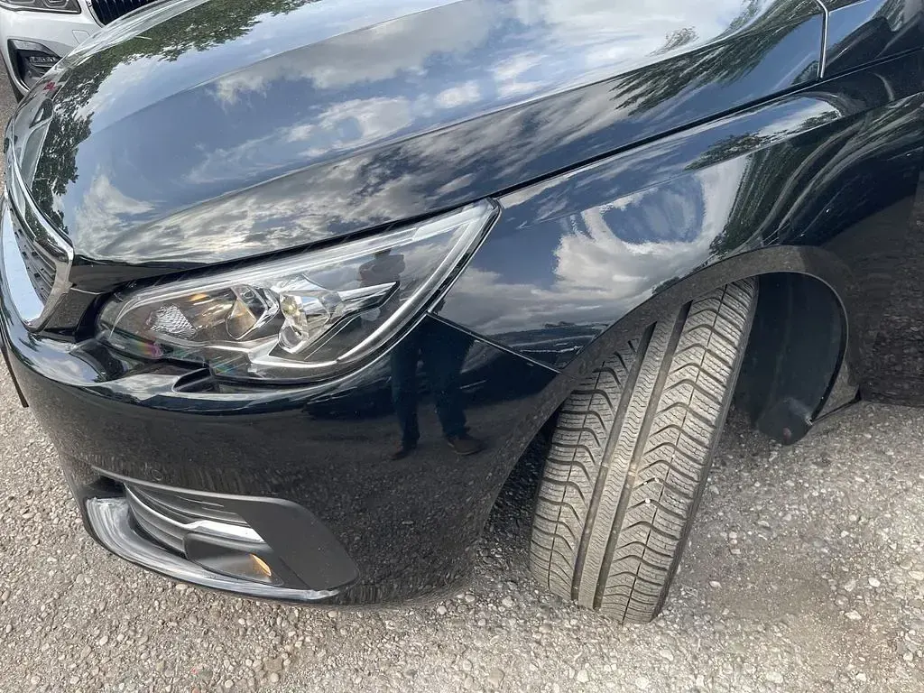 Gebraucht Peugeot 308 131 PS (96 kW) 2018 Schwarz Limousine