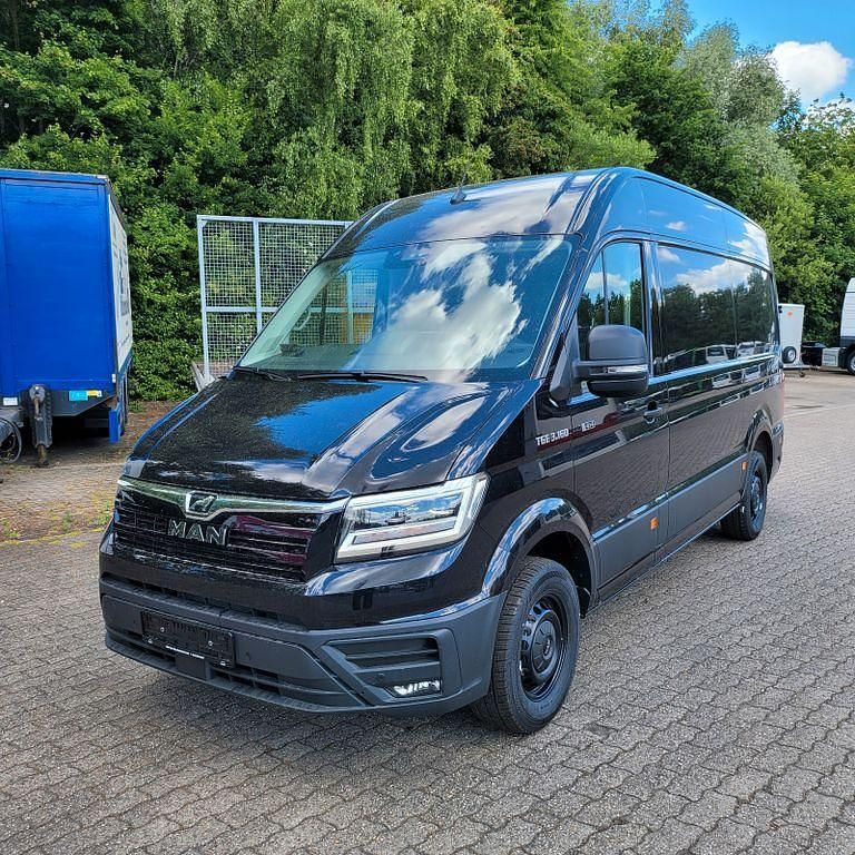 Schwarz Neu 2025 MAN TGE Van | 62.900 € - Bild 1/4