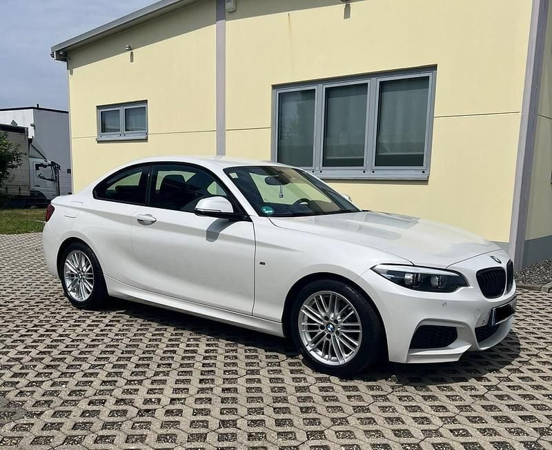 Weiß Gebraucht 2019 BMW 218 M Sport Coupé | 24.500 € (Fairer Preis) - Bild 1/4