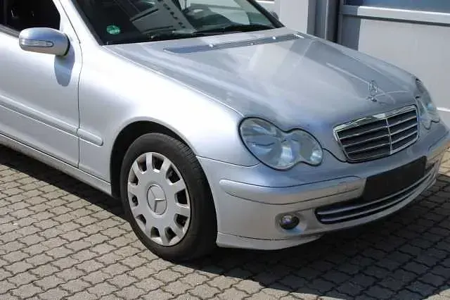 Gebraucht Mercedes C180 143 PS (105 kW) 2007 Iridiumsilber  metalliclack Limousine