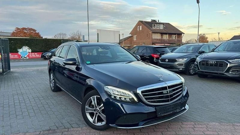 Gebraucht Mercedes C200 Exclusive 184 PS (135 kW) 2019 Blau Kombi