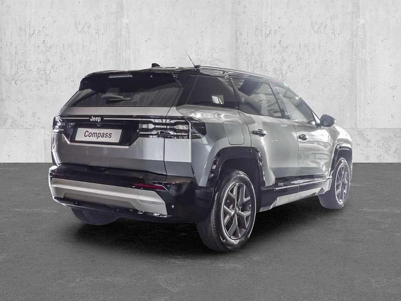 Neu Jeep Compass 145 PS (106 kW) 2026 Yosemite grey mit dach in vulc SUV