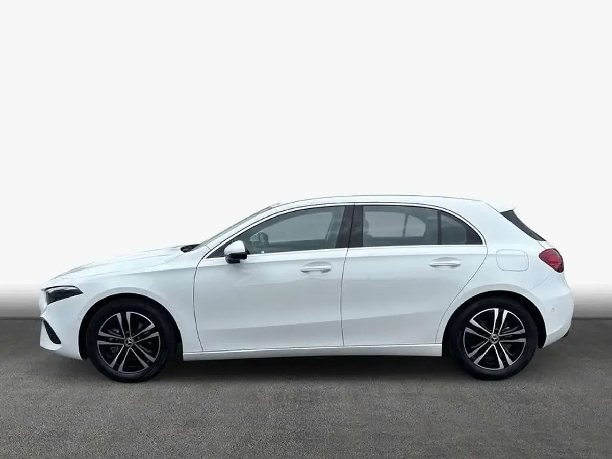 Gebraucht Mercedes A180 Advanced 136 PS (100 kW) 2025 Polarweiß Limousine