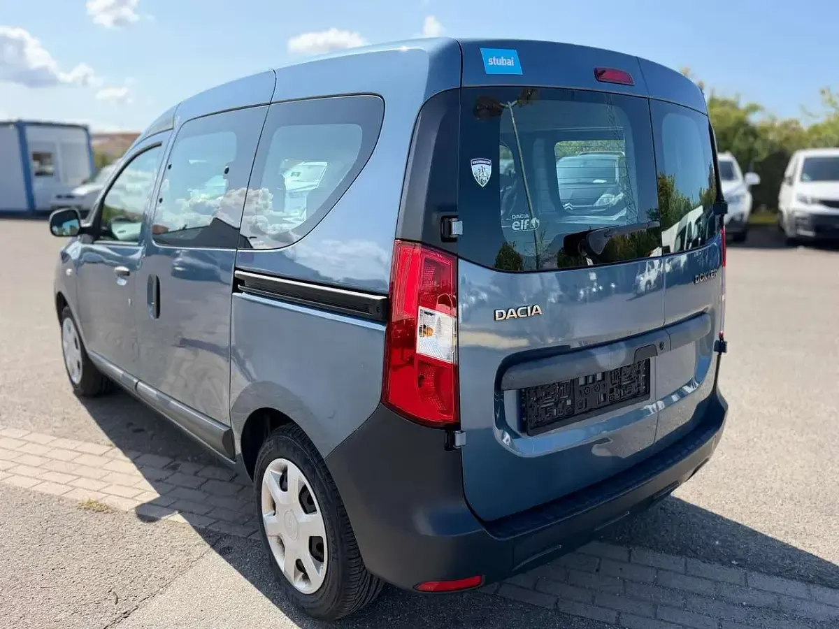 Gebraucht Dacia Dokker Ambiance 116 PS (85 kW) 2013 Blau "mineral" Van / Kleinbus