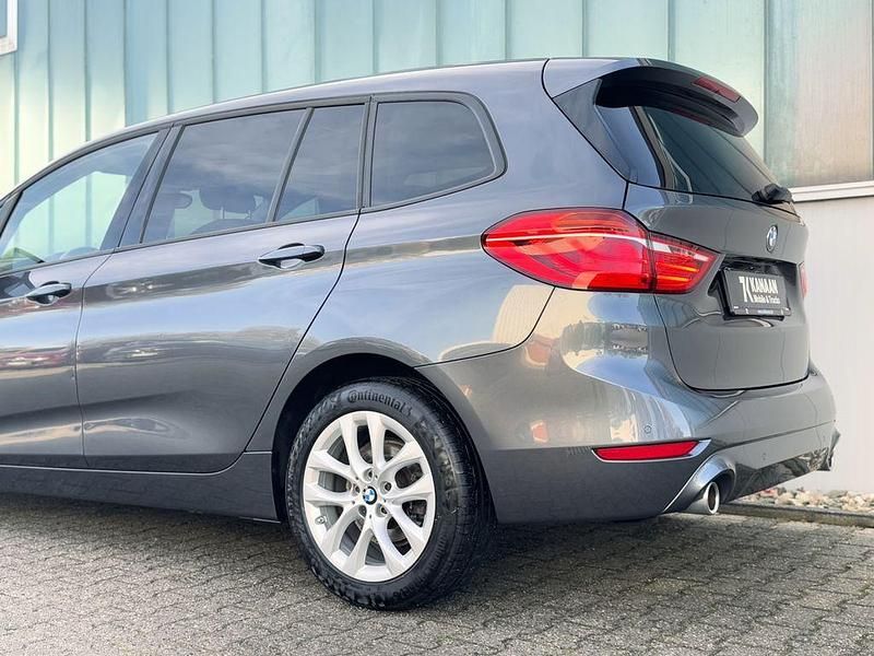 Gebraucht BMW 220 Gran Tourer Advantage 178 PS (130 kW) 2021 Grau Van / Kleinbus