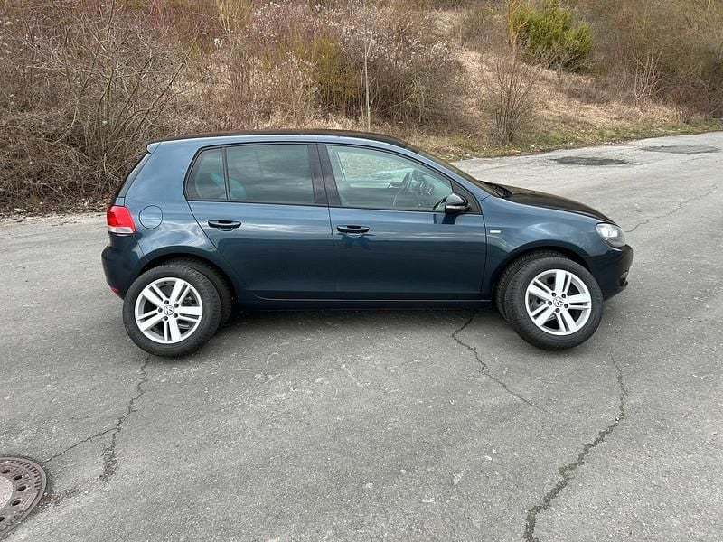 Gebraucht VW Golf VI Match 86 PS (63 kW) 2012 Blau Kleinwagen