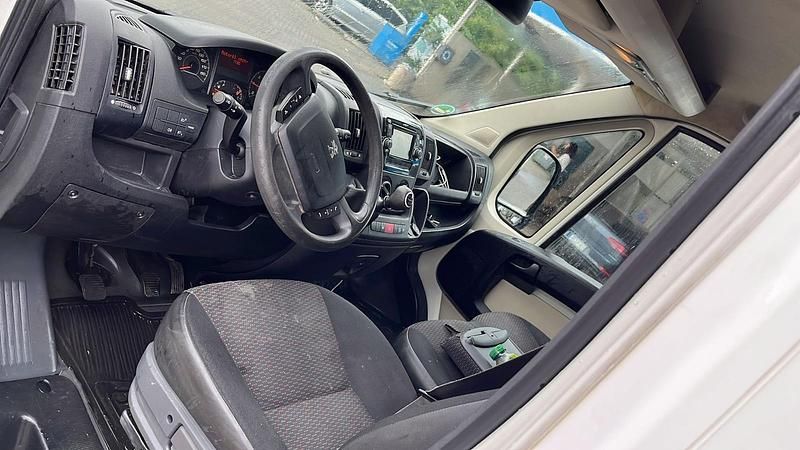 Gebraucht Peugeot Boxer 131 PS (96 kW) 2017 Weiß Van