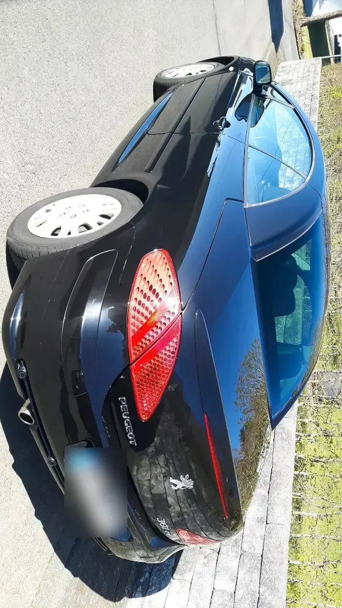 Gebraucht Peugeot 307 CC 136 PS (100 kW) 2004 Schwarz Cabrio