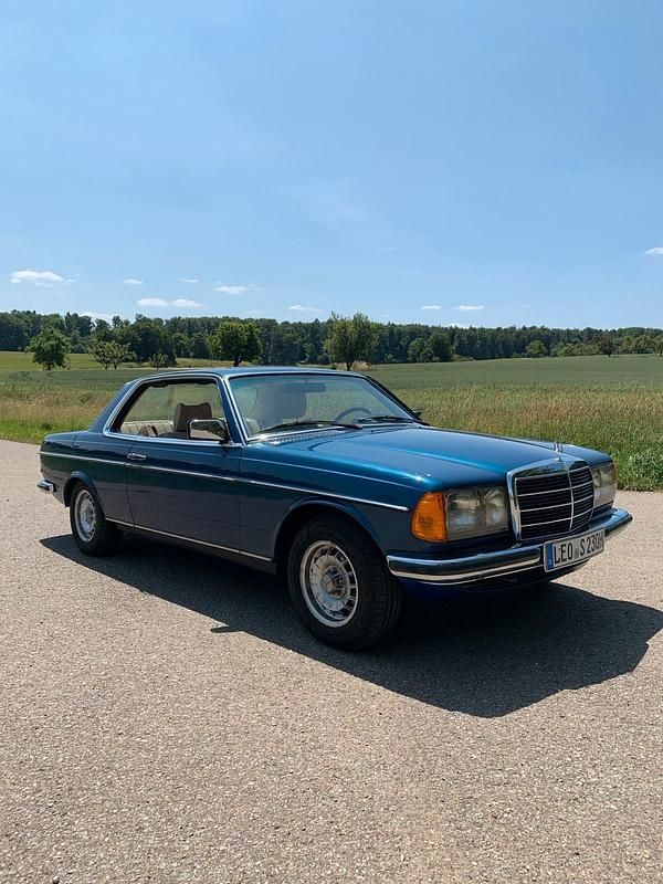 Blau Gebraucht 1977 Mercedes 230 Coupé | 11.999 € - Bild 1/4