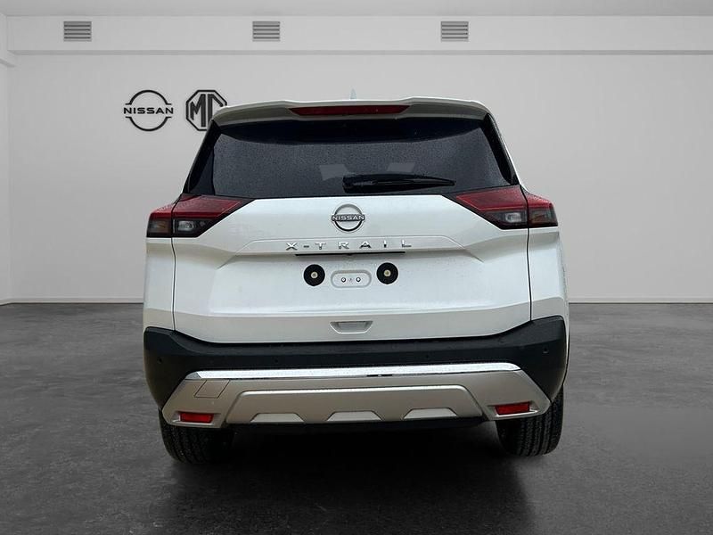 Neu Nissan X-Trail Tekna 163 PS (119 kW) 2026 Weiß SUV