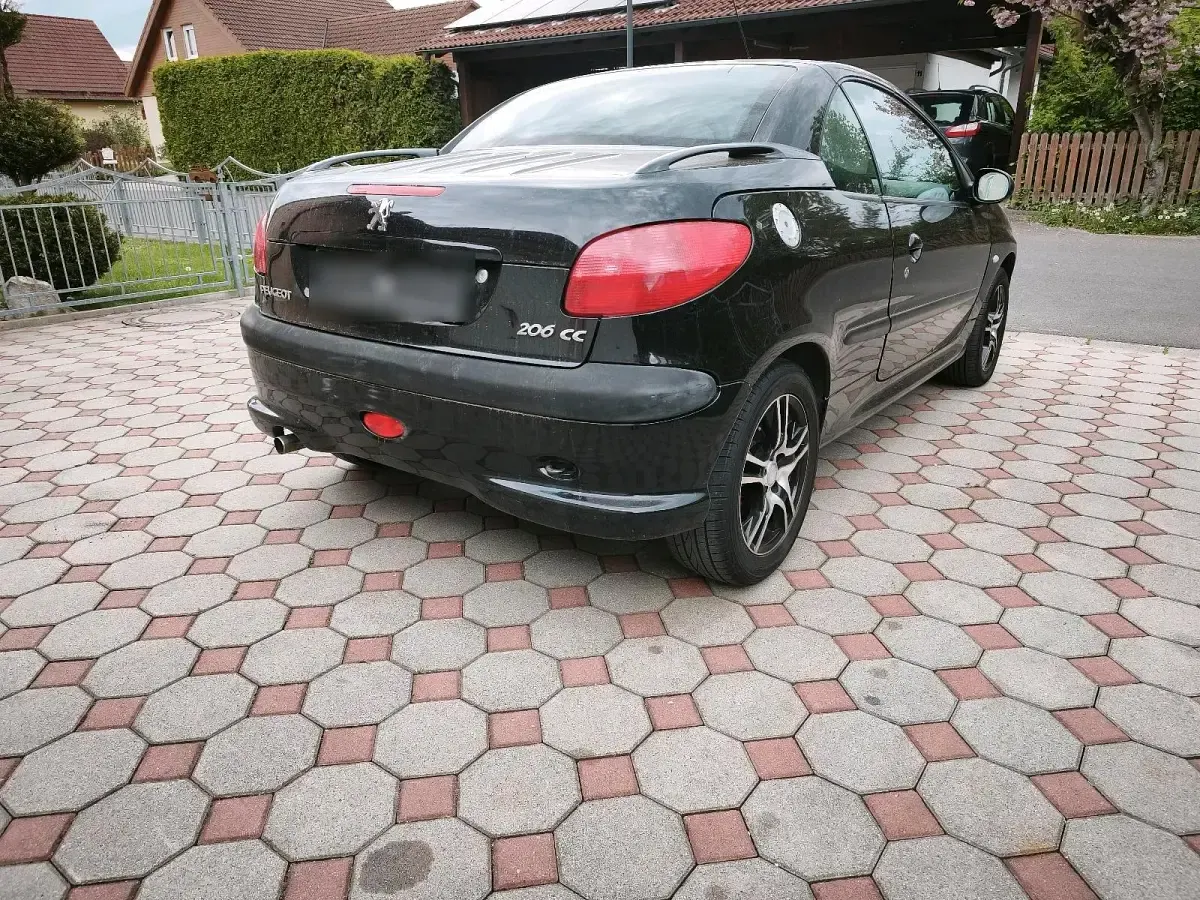 Gebraucht Peugeot 206 109 PS (80 kW) 2003 Schwarz Cabrio