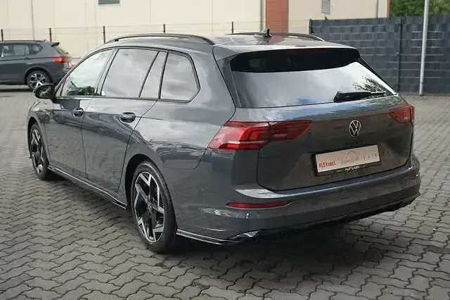 Neu VW Golf VIII R-line 150 PS (110 kW) 2026 Andere Kombi