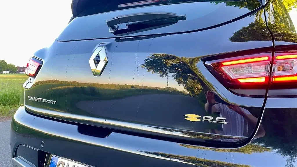 Gebraucht Renault Clio IV Trophy 220 PS (161 kW) 2017 Schwarz Kleinwagen