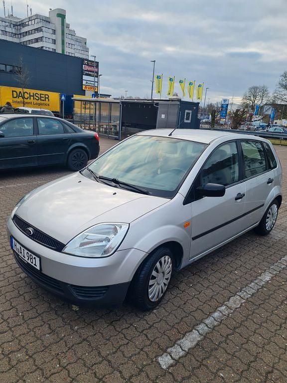 Gebraucht Ford Fiesta 60 PS (44 kW) 2004 Silber Kleinwagen