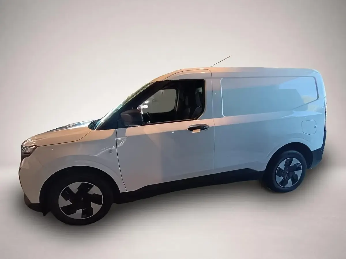 Neu Ford Courier Trend 100 kW (136 PS) 2026 Manufacturer Van / Kleinbus