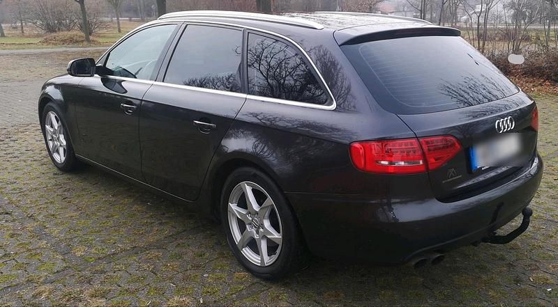 Gebraucht Audi A4 Comfort 160 PS (117 kW) 2010 Grau Kombi
