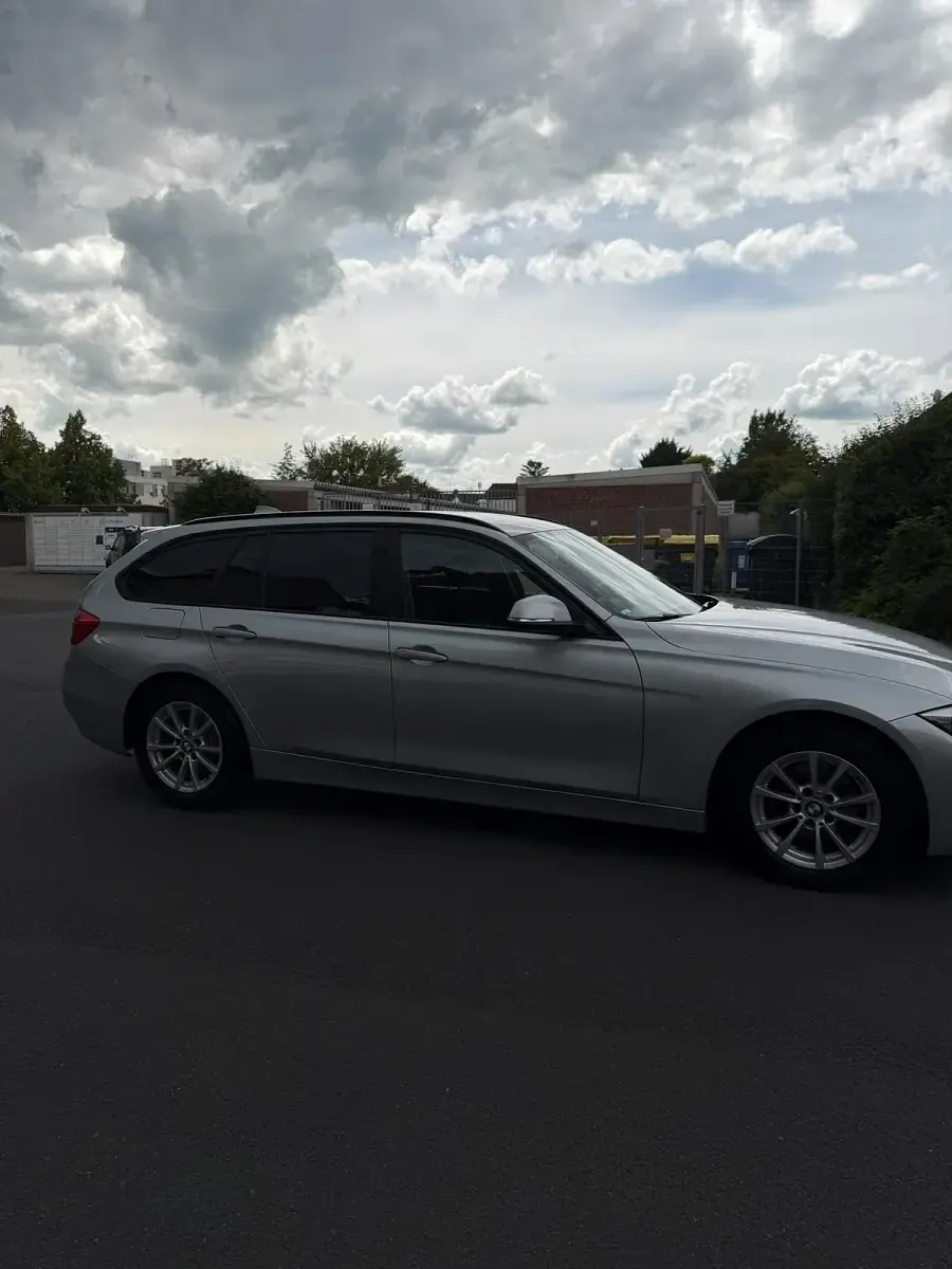 Gebraucht BMW 318 143 PS (105 kW) 2013 Silber Kombi