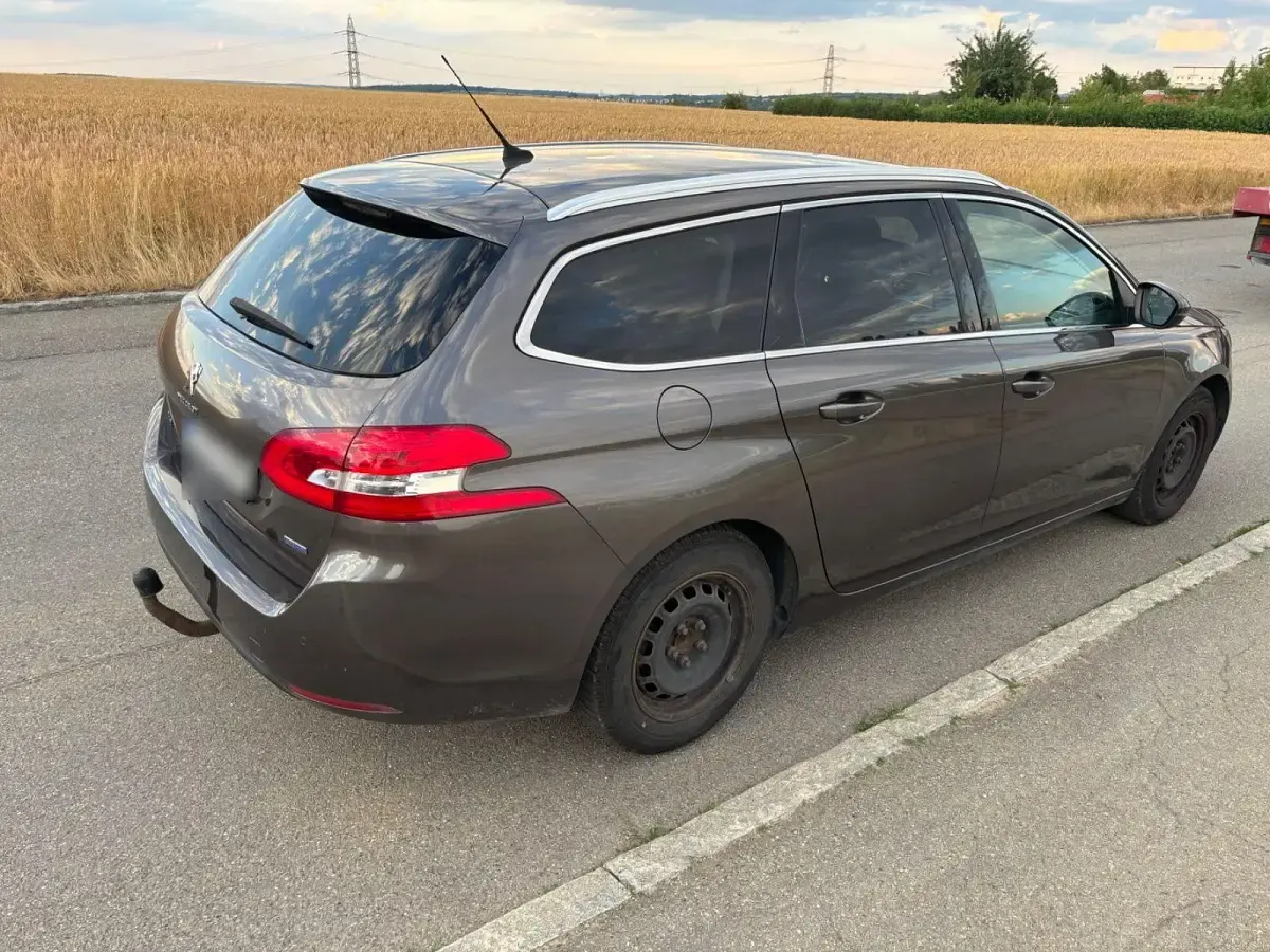 Gebraucht Peugeot 308 SW Allure 120 PS (88 kW) 2014 Grau Kombi