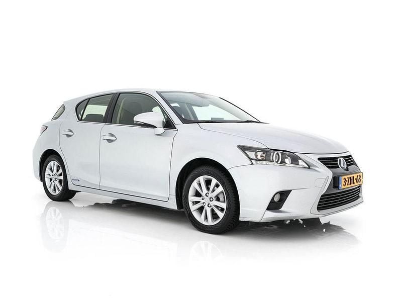 Gebraucht Lexus CT200h Business Edition 136 PS (100 kW) 2014 Grau Limousine