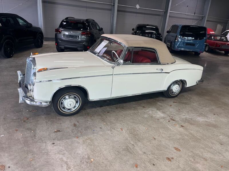 Weiß Gebraucht 1961 Mercedes 220 Cabrio | 143.500 € - Bild 1/4