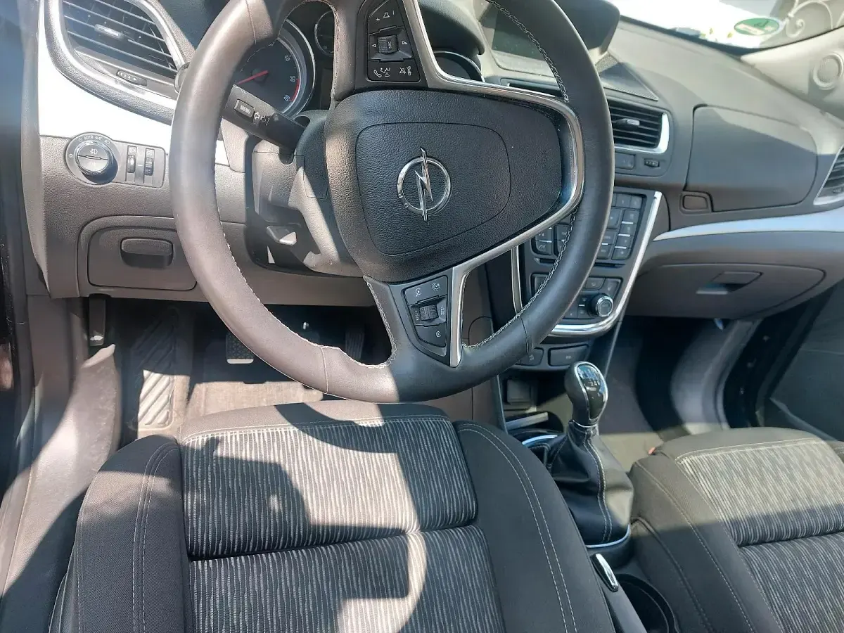 Gebraucht Opel Mokka 131 PS (96 kW) 2014 Schwarz SUV