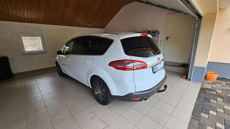 Gebraucht Ford S-MAX Titanium 200 PS (147 kW) 2011 Weiß Van / Kleinbus