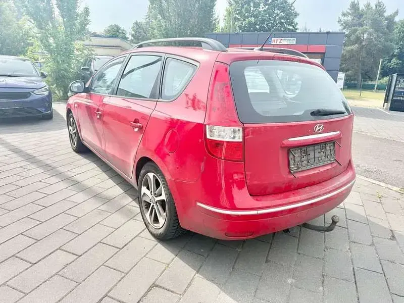 Gebraucht Hyundai i30 Classic 90 PS (66 kW) 2008 Rot Kombi