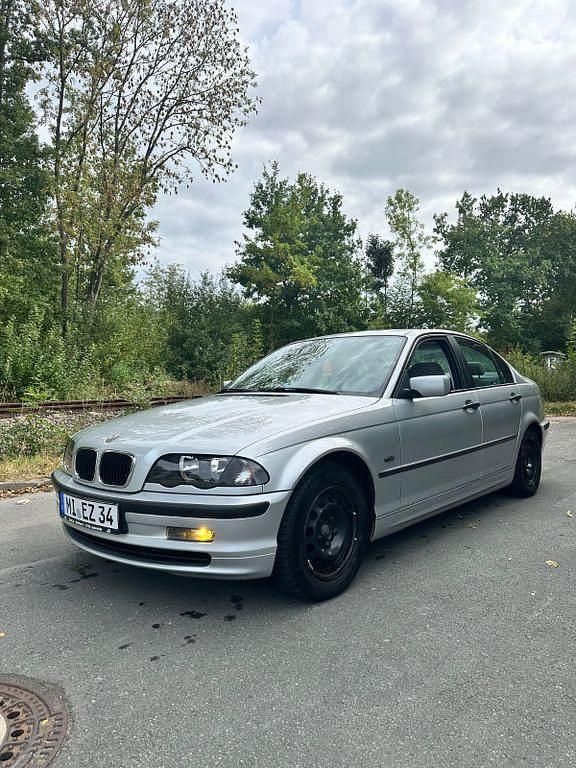 Gebraucht BMW 320 136 PS (100 kW) 1999 Silber Limousine