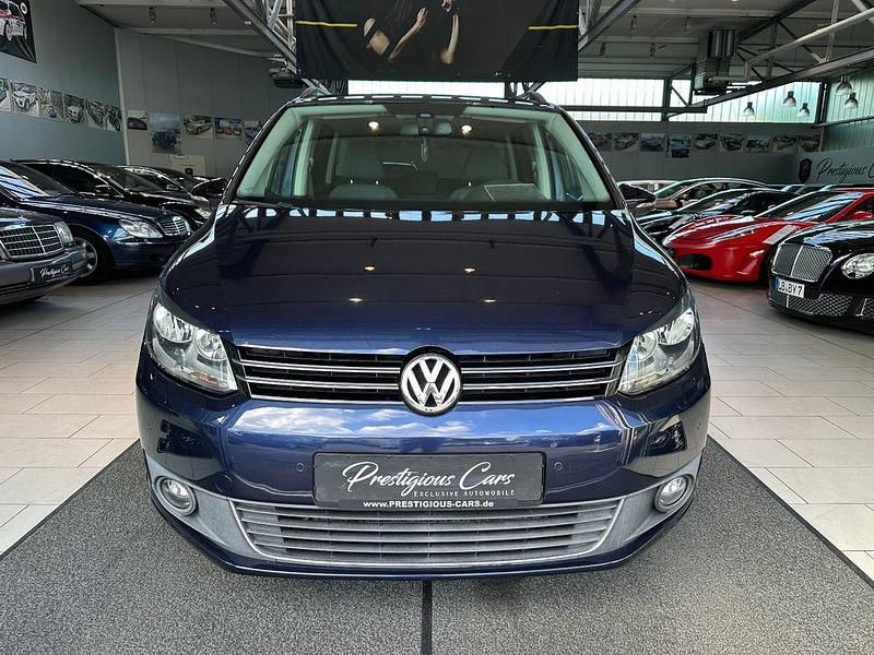 Blau Gebraucht 2011 VW Touran Style Van / Kleinbus | 8.949 € (Teuer) - Bild 1/4