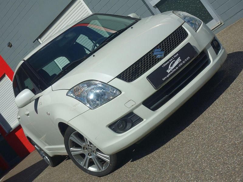 Weiß Gebraucht 2009 Suzuki Swift Kleinwagen | 5.000 € (Teuer) - Bild 1/4