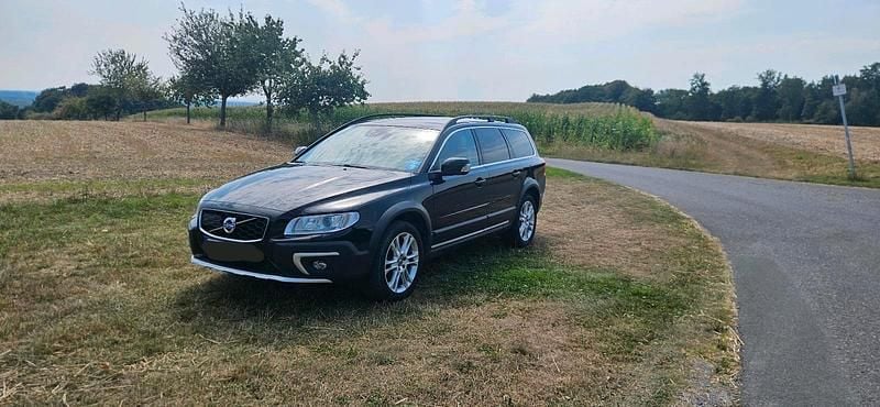 Schwarz Gebraucht 2015 Volvo XC70 Summum SUV | 22.800 € (Fairer Preis) - Bild 1/4