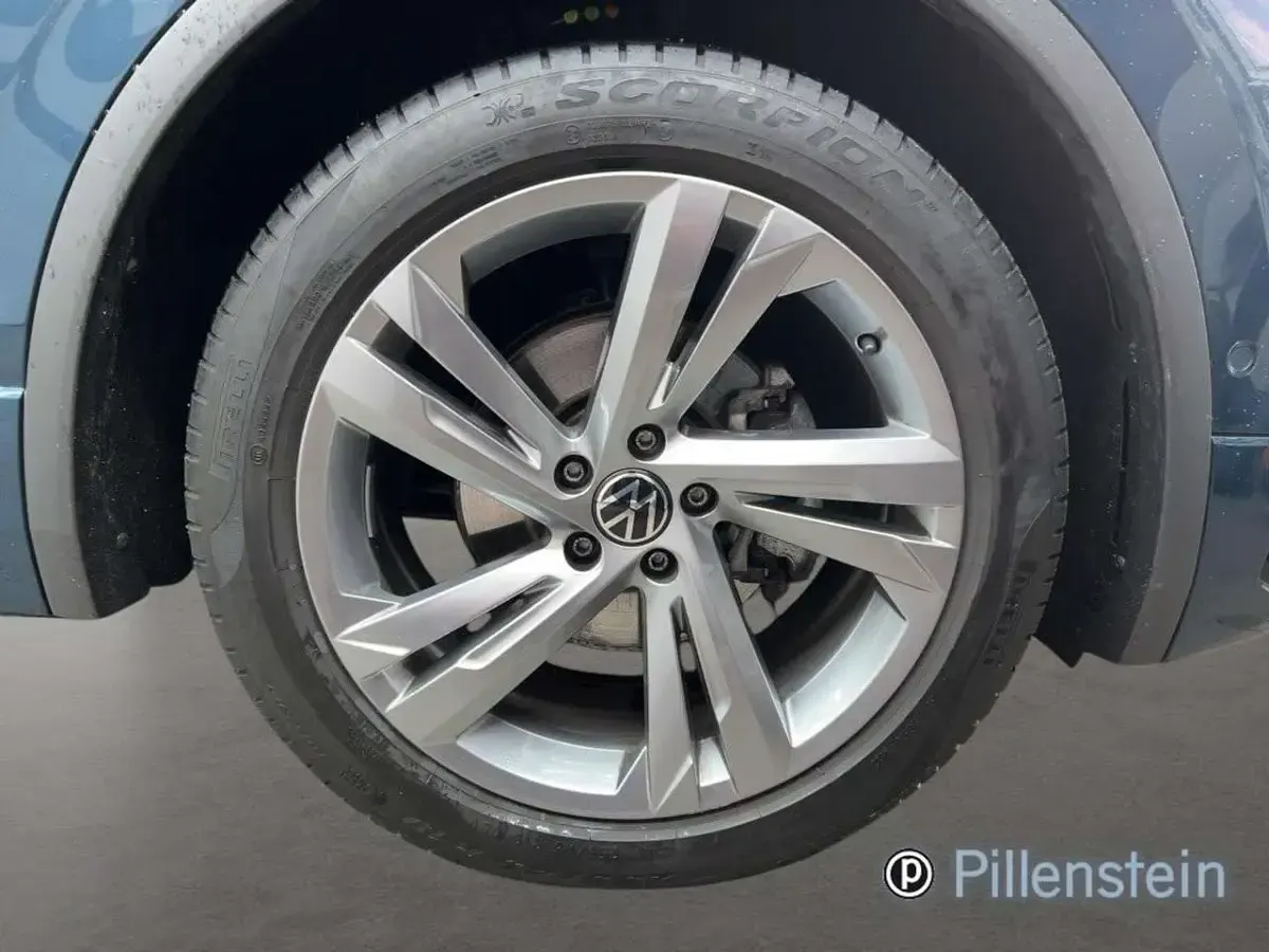 Gebraucht VW Tiguan R-line 150 PS (110 kW) 2023 Blau SUV