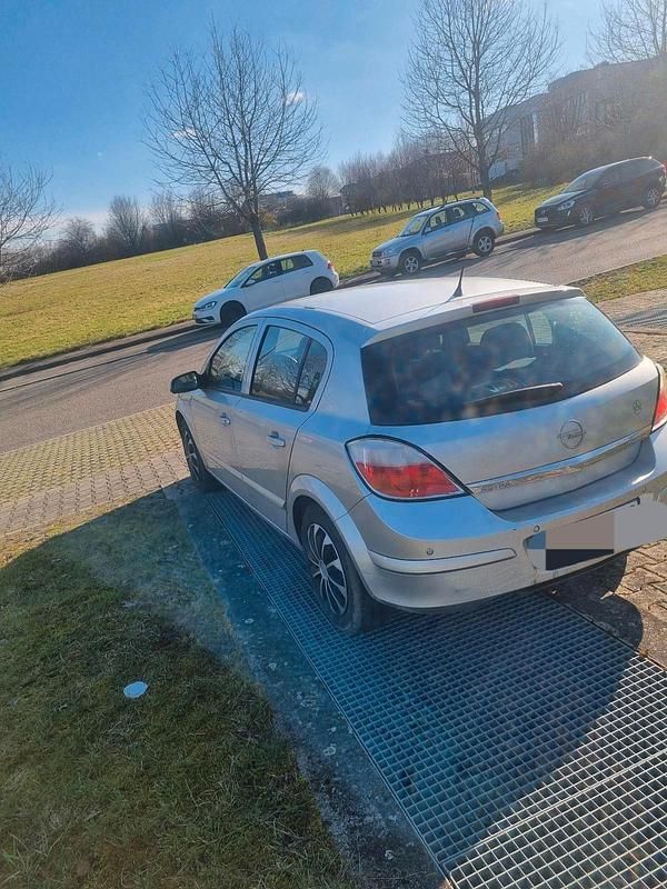 Gebraucht Opel Astra 105 PS (77 kW) 2005 Silber Kleinwagen