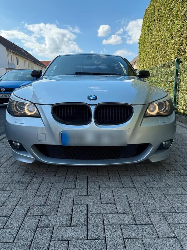 Silber Gebraucht 2004 BMW 545 M Sport Limousine | 7.000 € (Etwas zu teuer) - Bild 1/4