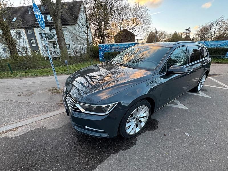 Gebraucht VW Passat 150 PS (110 kW) 2019 Blau Kombi