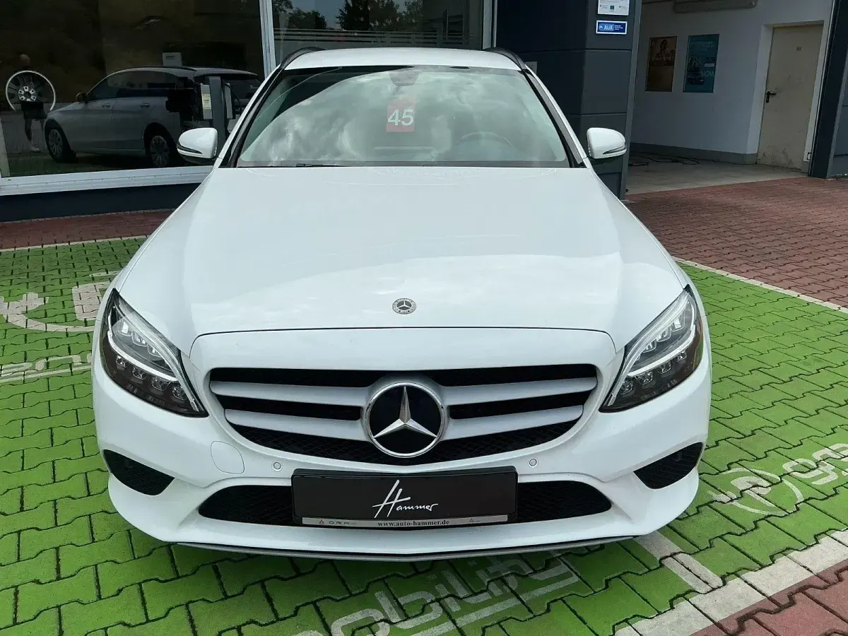 Gebraucht Mercedes C180 Business 122 PS (89 kW) 2019 Weiß Kombi