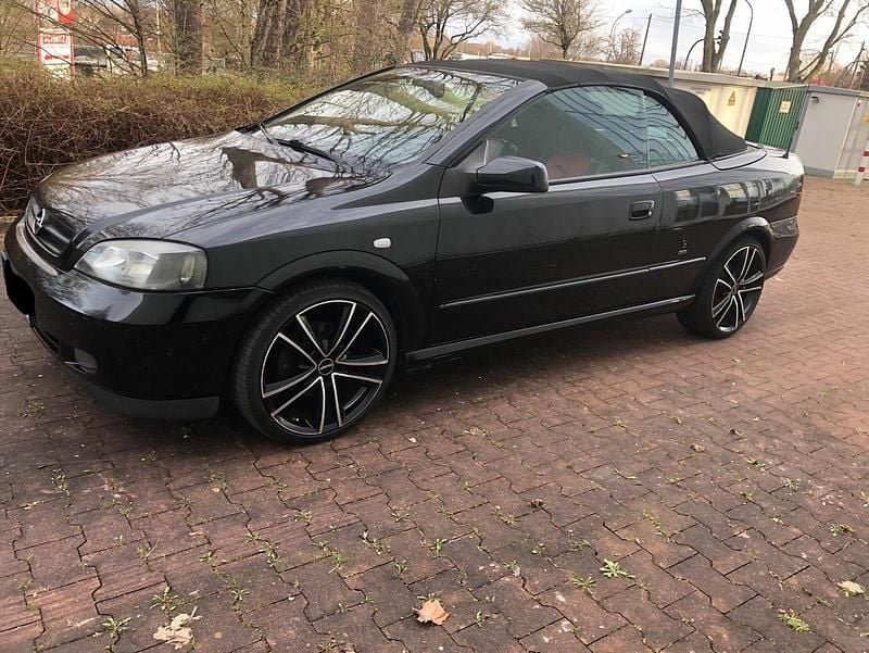 Gebraucht Opel Astra Cabriolet 125 PS (91 kW) 2003 Schwarz Cabrio