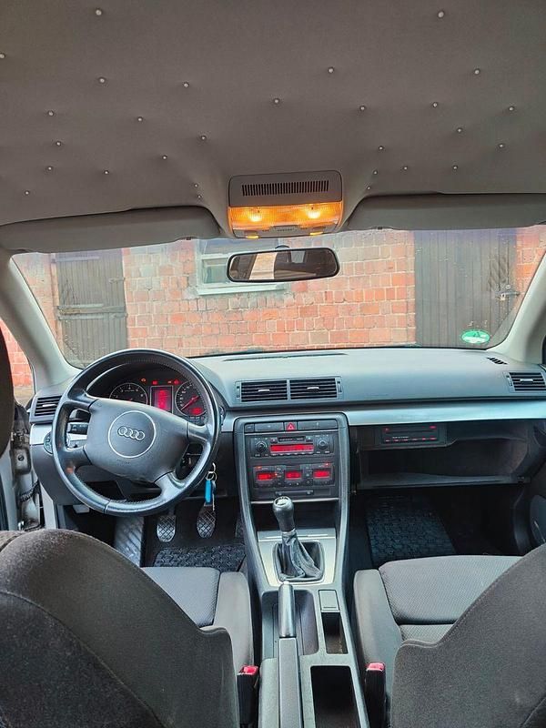 Gebraucht Audi A4 131 PS (96 kW) 2003 Silber Kombi