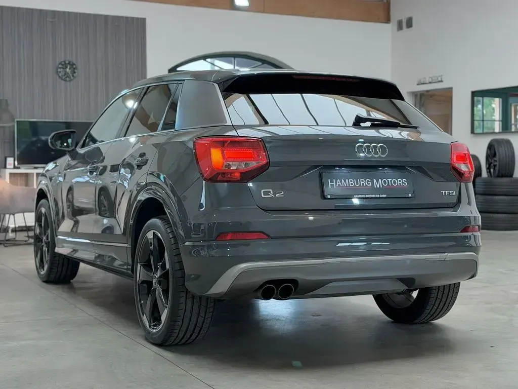 Gebraucht Audi Q2 S-line plus 150 PS (110 kW) 2017 Nanograu SUV