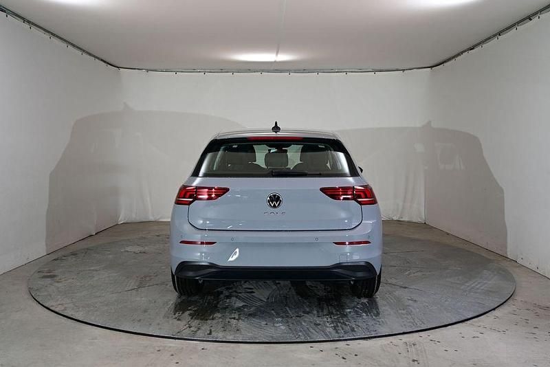 Neu VW Golf VIII 116 PS (85 kW) 2026 Grau Limousine