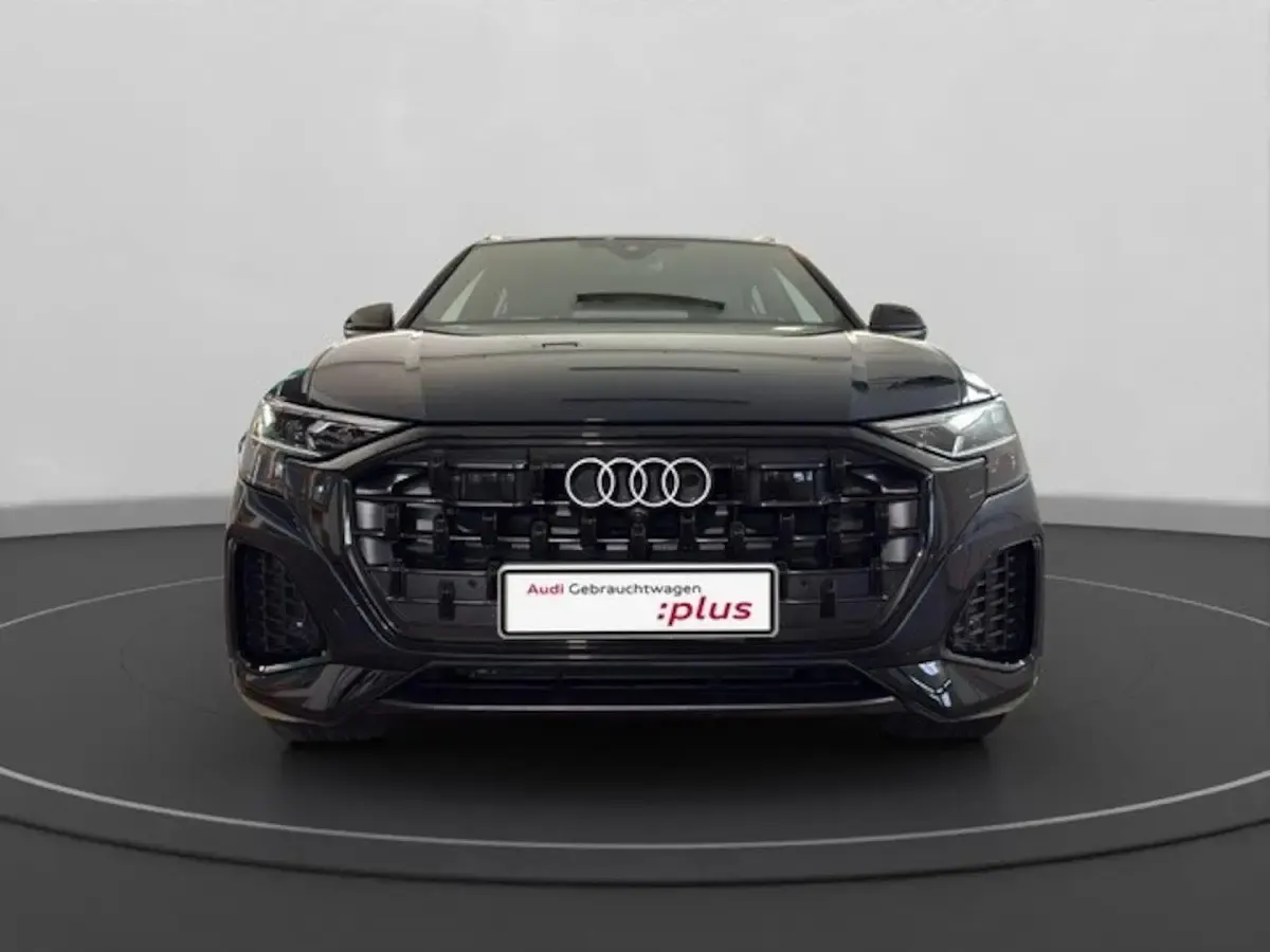 Gebraucht Audi Q8 S-Line 286 PS (210 kW) 2024 Waitomoblau SUV