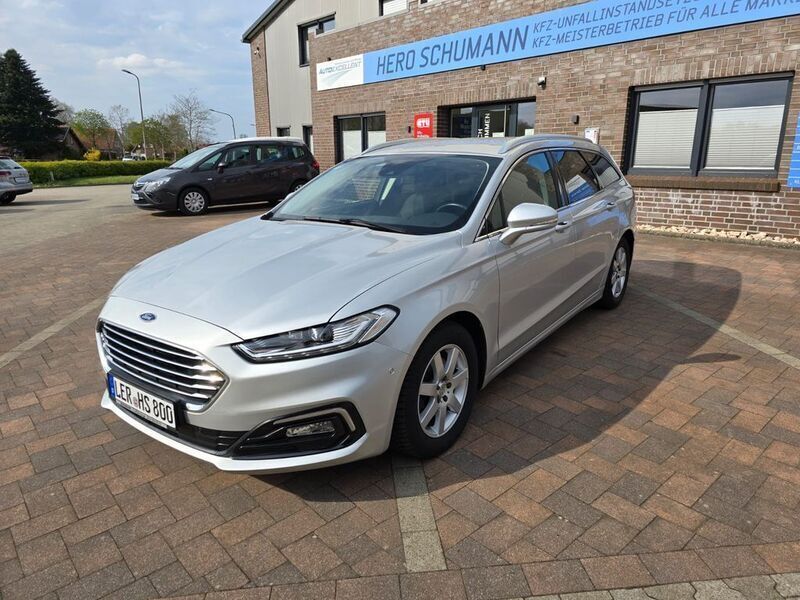 Silber Gebraucht 2020 Ford Mondeo Titanium Limousine | 19.490 € (Fairer Preis) - Bild 1/4