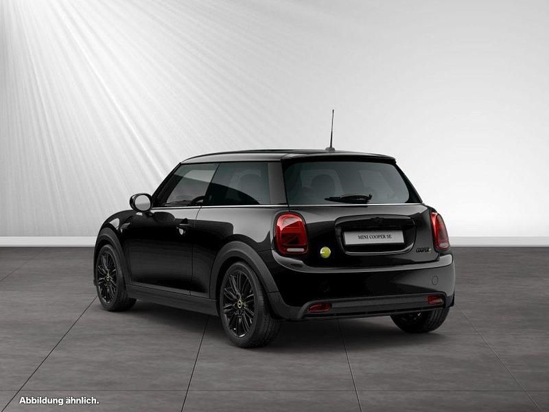 Schwarz Gebraucht 2023 Mini Cooper SE Kleinwagen | 21.990 € (Etwas zu teuer) - Bild 1/2