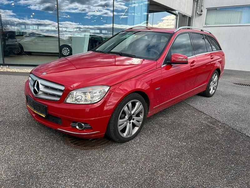 Rot Gebraucht 2011 Mercedes C180 Limousine | 5.700 € (Superpreis) - Bild 1/4