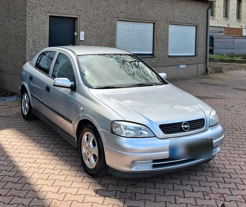 Gebraucht Opel Astra Edition 101 PS (74 kW) 2007 Silber Limousine