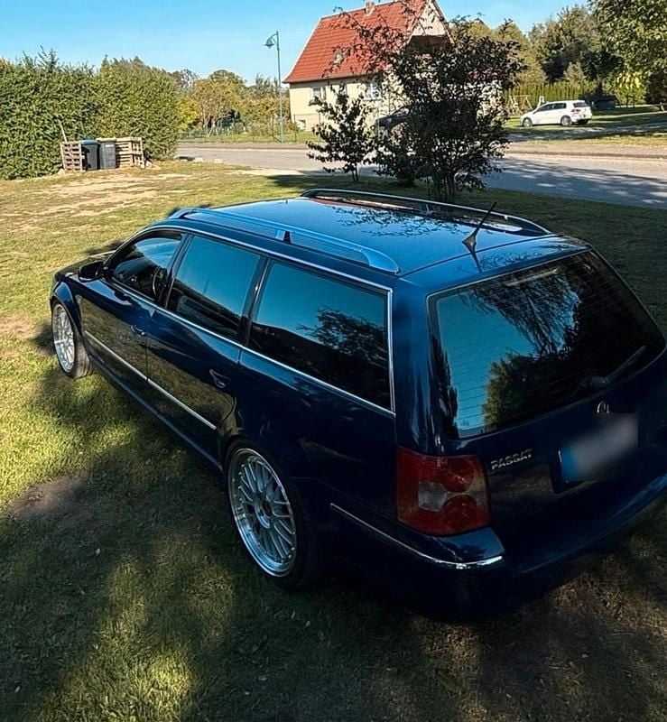 Gebraucht VW Passat 131 PS (96 kW) 2001 Blau Kombi