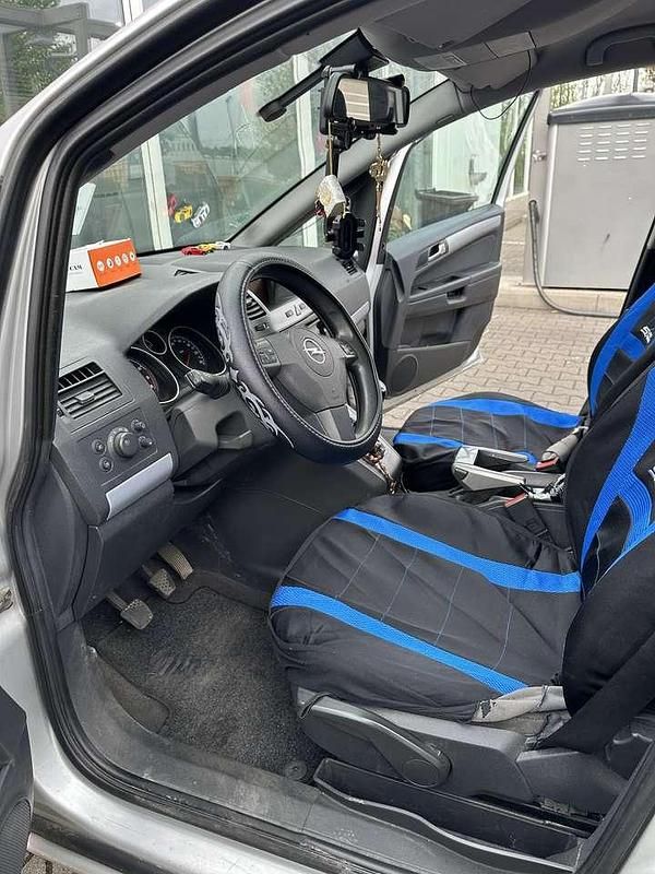 Grau Gebraucht 2007 Opel Zafira SUV | 1.500 € (Fairer Preis) - Bild 1/4