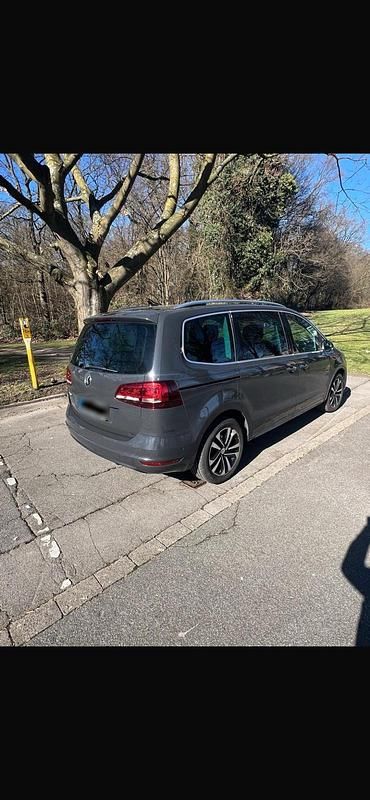 Gebraucht VW Sharan 150 PS (110 kW) 2019 Grau Van / Kleinbus